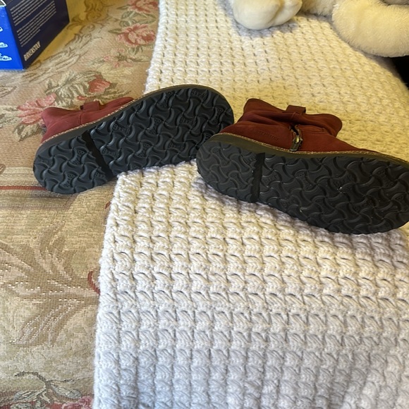 Birkenstock Luton Port, used a few times. Like new, refer to photos. - Picture 2 of 5